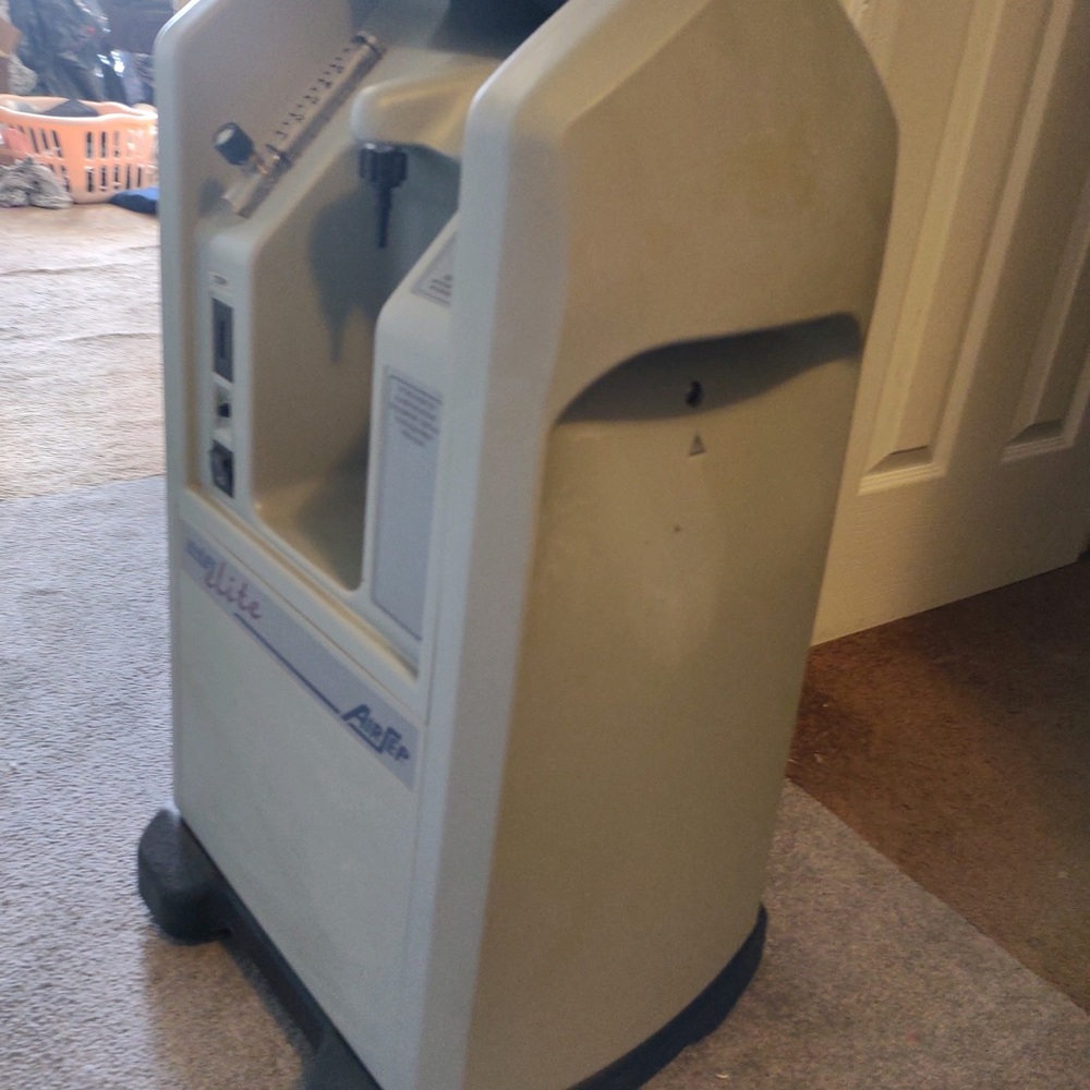 Oxygen tank retail is way over 1,000$ its taking up room in attic please